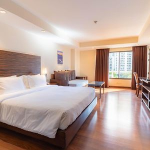 Journeyhub Sukhumvit 26, Bangkok - Formerly St James Hotel